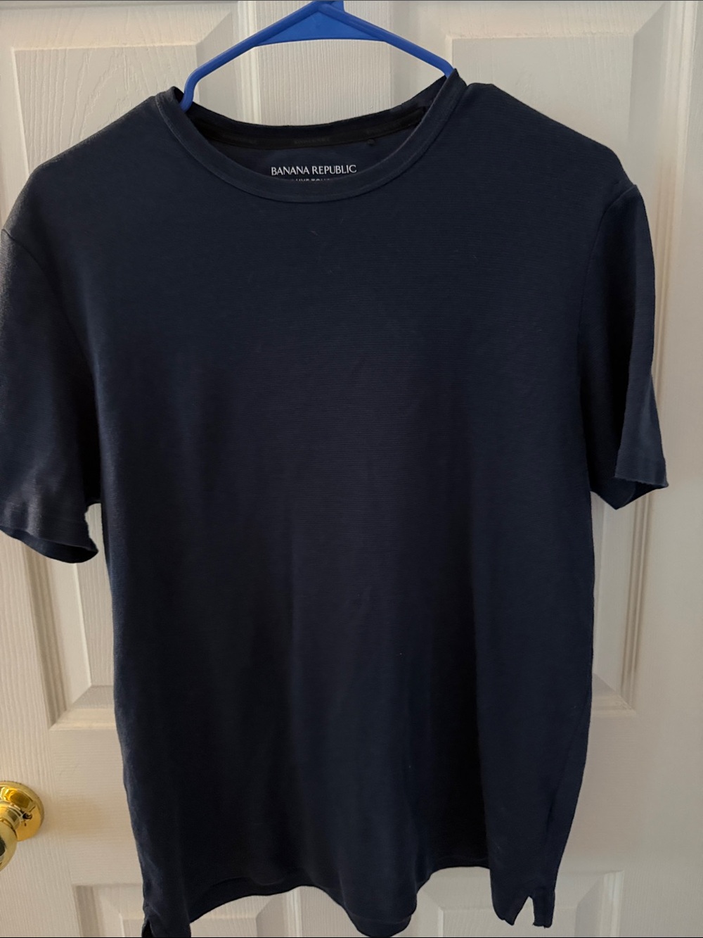 Banana Republic Men's medium Dark Navy Crew Neck Short Sleeve Tee